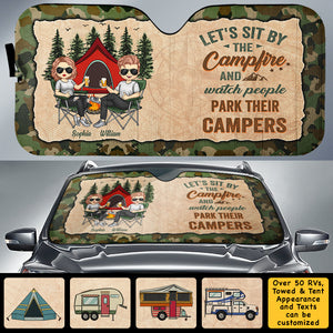 Asseyons-nous près du feu de camp - Pare-soleil automatique personnalisé - Cadeau pour couples et amateurs de camping