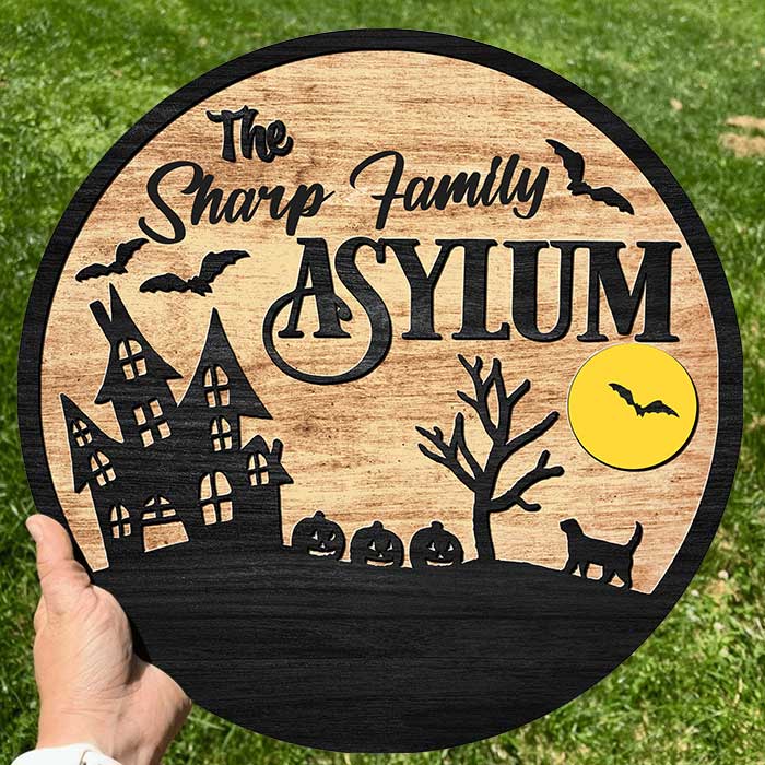 Panneau familial « Asile » – Panneau en bois personnalisé pour décoration d'intérieur – Cadeau d'Halloween, de pendaison de crémaillère pour les membres de la famille