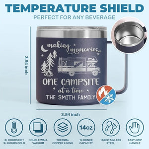 Créez des souvenirs, un emplacement de camping à la fois - Gobelet personnalisé en acier inoxydable de 14 oz avec poignée - Cadeau pour les amateurs de camping