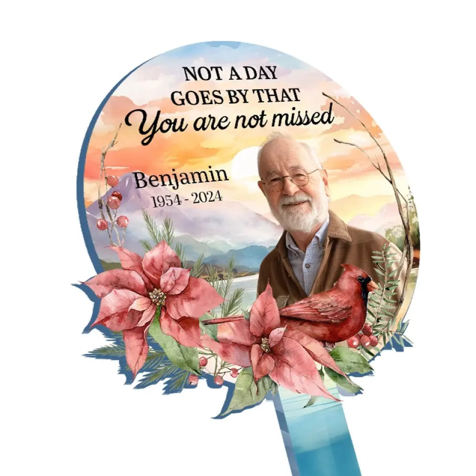 Photo personnalisée : pas un jour ne passe sans que vous ne nous manquiez - Piquet de jardin en acrylique personnalisé de style vitrail - Cadeau de condoléances pour les membres de la famille