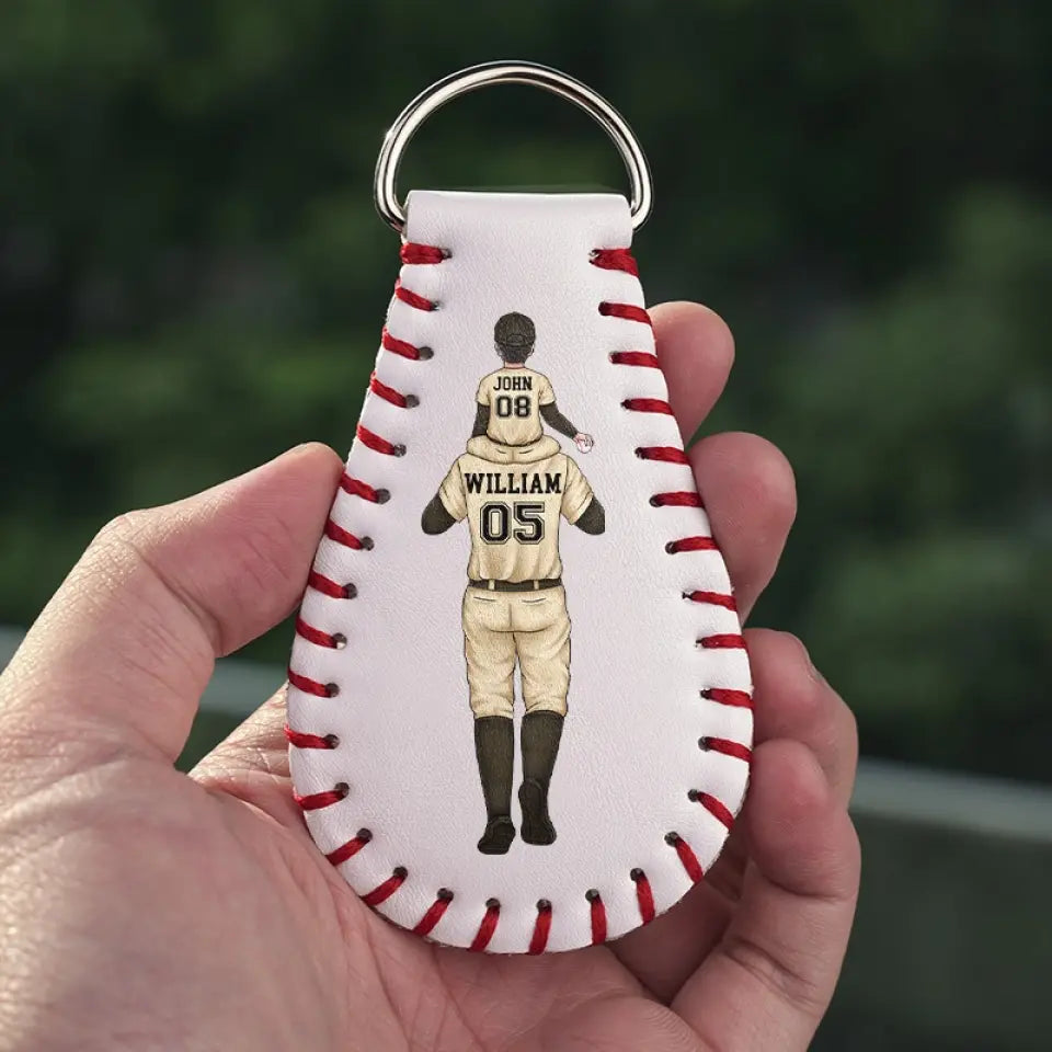 Dieu a frappé un coup de circuit en faisant de toi mon père - Porte-clés en cuir personnalisé pour la famille - Cadeau pour les membres de la famille