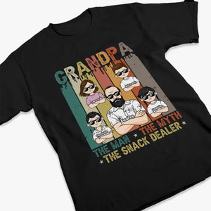 L'Homme, le Mythe, le Marchand de Snacks - T-shirt, sweat à capuche, sweat-shirt unisexe personnalisé pour la famille - Cadeau pour papa, grand-père