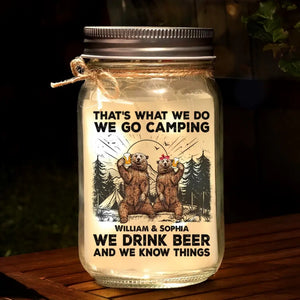 On boit de la bière et on sait des choses - Lampe de camping personnalisée en pot Mason - Cadeau pour couple, mari, femme, amoureux du camping