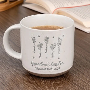 L'amour grandit ici - Mug personnalisé en céramique pour famille - Cadeau pour maman et grand-mère