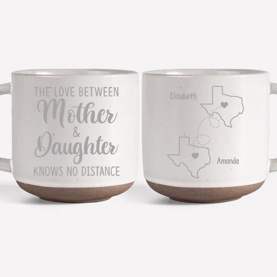 L'amour entre les familles ne connaît pas de distance - Tasse en céramique personnalisée pour la famille - Cadeau pour les membres de la famille