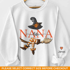 Sweat-shirt unisexe personnalisé, sweat à capuche avec motif sur la manche - Cadeaux d'anniversaire d'Halloween personnalisés pour maman et grand-mère - Un plaisir envoûtant avec une grand-mère sorcière