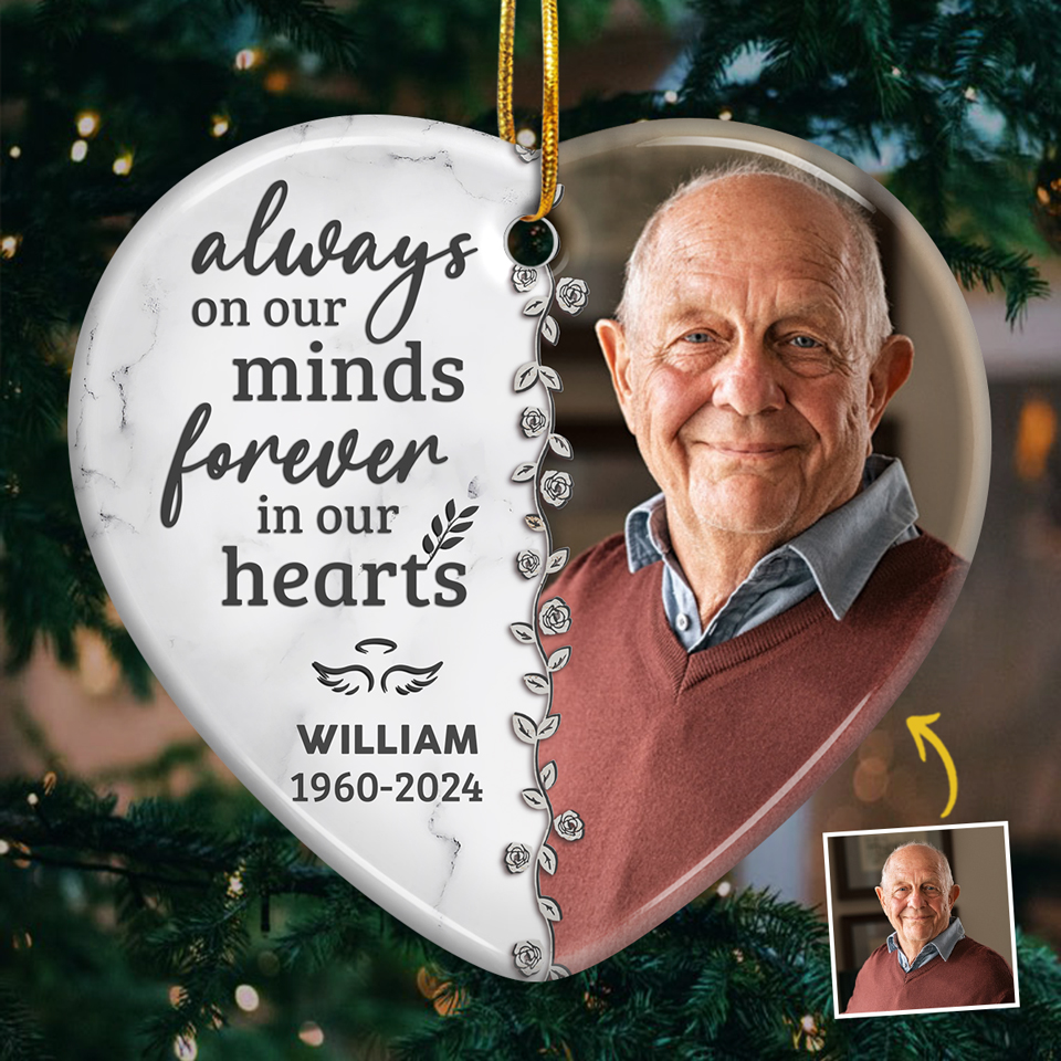 Photo personnalisée pour toujours dans nos cœurs - Ornement commémoratif personnalisé en forme de cœur en céramique - Cadeau de Noël, cadeau de condoléances pour les membres de la famille