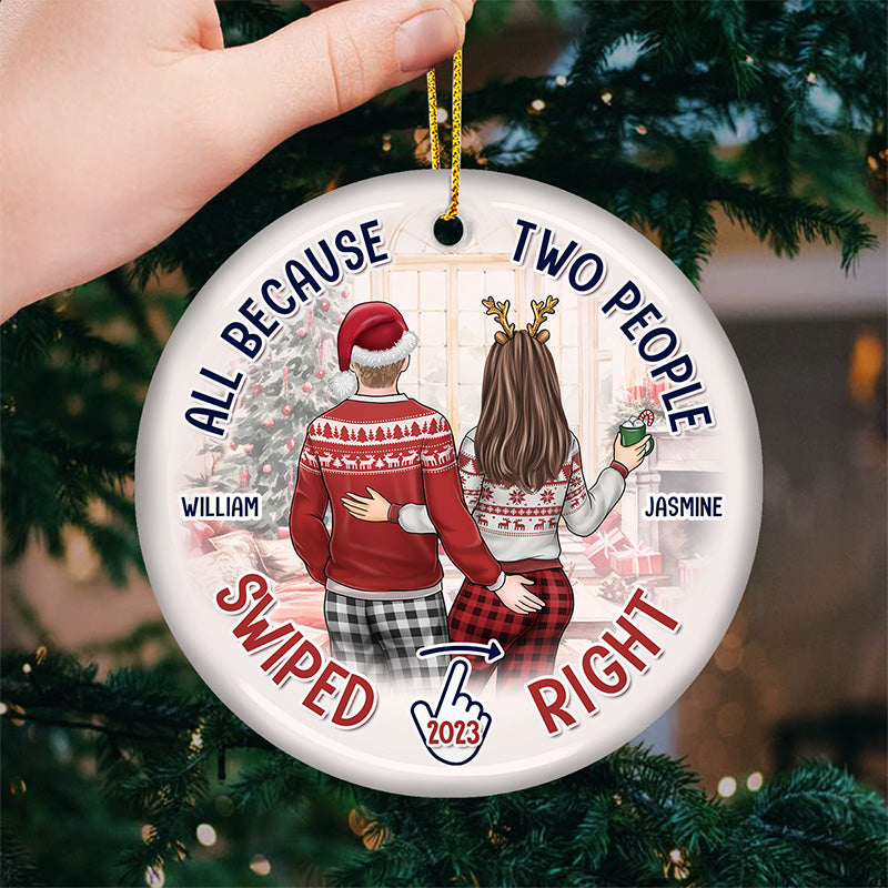 Tout simplement parce que deux personnes ont glissé vers la droite - Ornement personnalisé pour couple - Forme ronde en céramique - Cadeau de Noël pour mari et femme, anniversaire