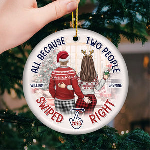 Tout simplement parce que deux personnes ont glissé vers la droite - Ornement personnalisé pour couple - Forme ronde en céramique - Cadeau de Noël pour mari et femme, anniversaire