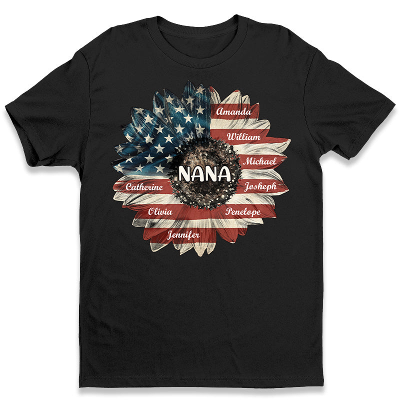 T-shirt, sweat à capuche et sweat-shirt unisexe personnalisé « July Flower Nana » - Cadeau d'anniversaire pour maman et grand-mère