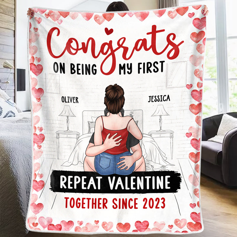 Félicitations pour ma première Saint-Valentin répétée ! Couverture personnalisée pour couple - Cadeau pour mari et femme, anniversaire