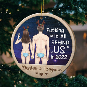 En 2022, on laisse tout derrière nous ! Cadeau pour couple, mari et femme, décoration de Noël ronde en bois personnalisée.
