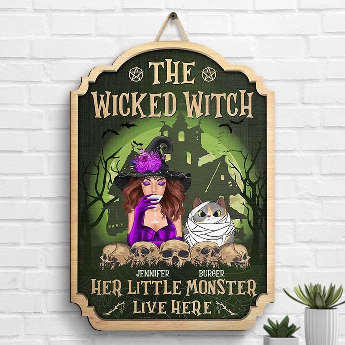 La méchante sorcière et ses petits monstres vivent ici - Panneau en bois personnalisé - Cadeau pour sorcières, cadeau pour vous-même, cadeau pour les amoureux des animaux, cadeau d'Halloween