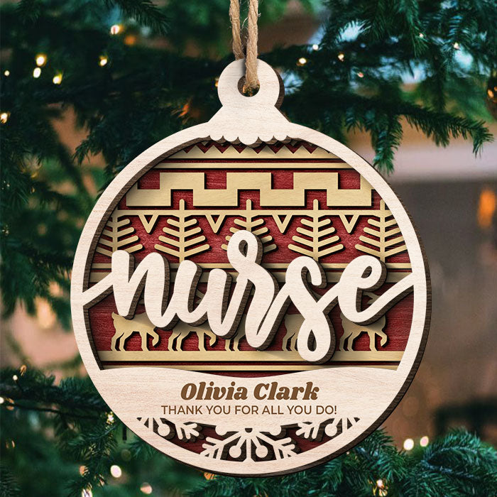 C'est la saison - Décoration de Noël ronde en bois personnalisée - Cadeau pour collègue, remerciement des employés, adieu, départ à la retraite, ami de travail, amitié entre collègues, cadeau de Noël