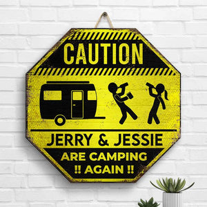 Attention camping ! Panneau en bois personnalisé ! Cadeau pour les amateurs de camping.